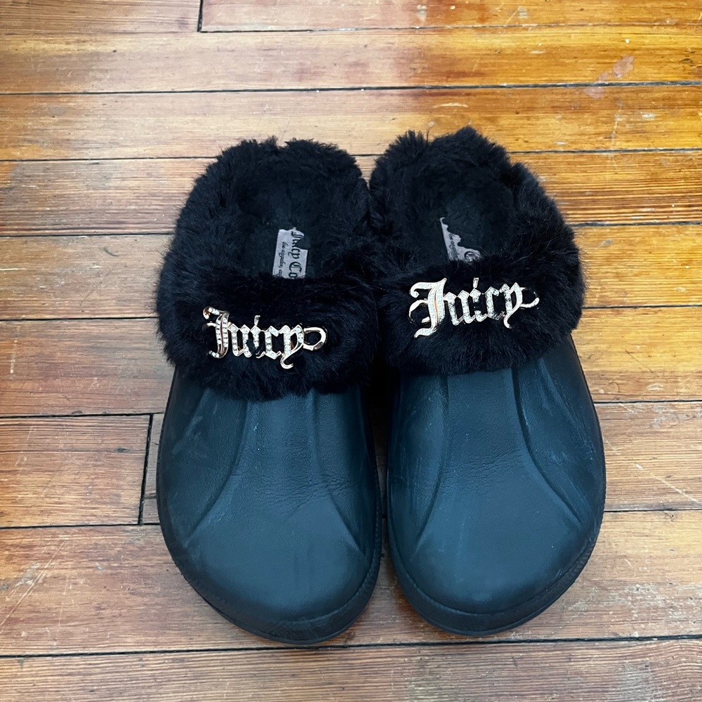 Black Juicy Couture Fur-Lined Slippers with Gold Embroidery